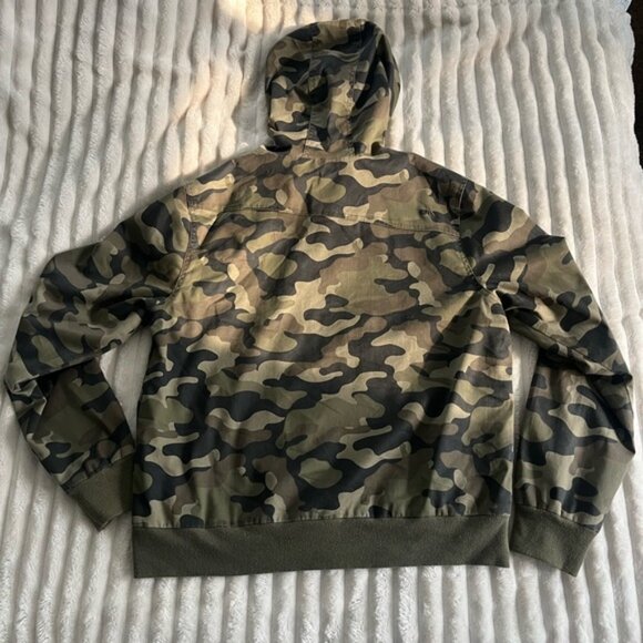 Women’s Volcom Camouflage Hooded Bomber Jacket with Satin Yellow Lining • Large - Picture 8 of 14